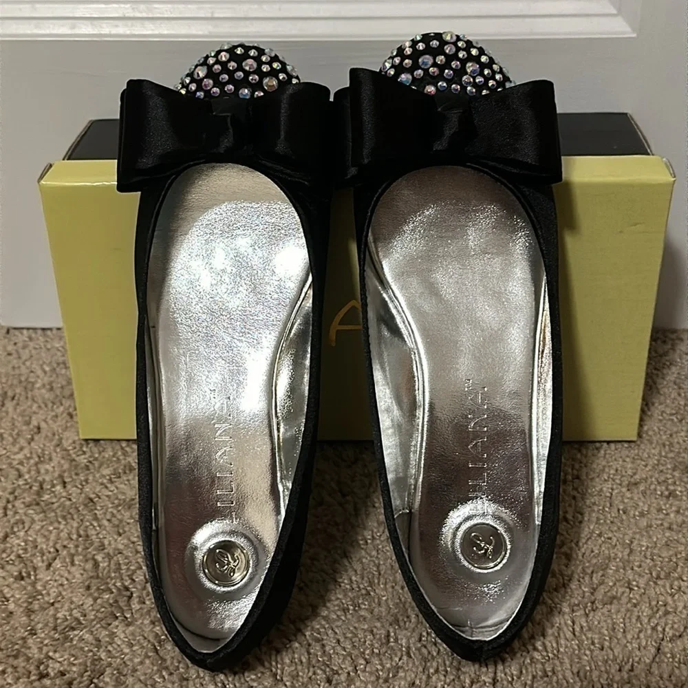 Liliana Black Satin Bow Rhinestones Ballerina Flats Size 7.5 New in Box